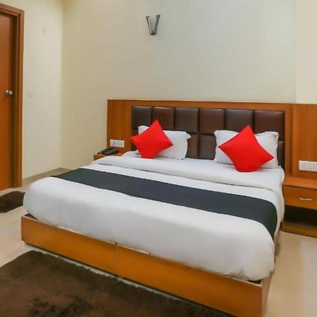 Capital O Bvh Hospitality Near Pvr Ansal Plaza Greater Noida Hotell Eksteriør bilde
